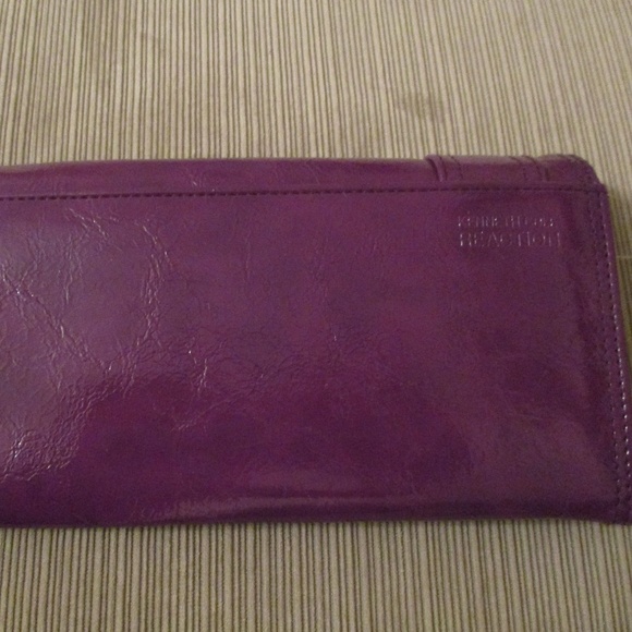 NWOT KENNETH COLE REACTIONS Wallet Wristlet Clutch - Picture 2 of 8
